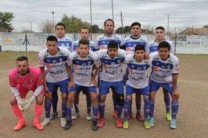 ELLITORAL_387248 |  Archivo Un símbolo. Un equipo de fútbol es lo que representa a la institución. En 89 años de vida ya sumó tres campeonatos a nivel Liga Santafesina.