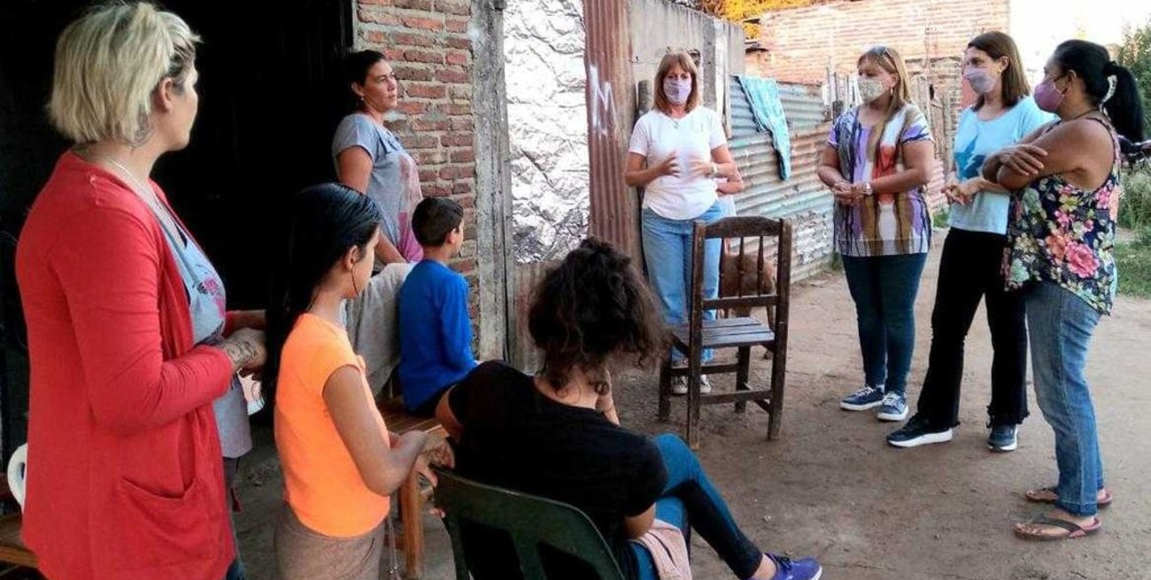 Betina Florito y Ana Cattena visitaron barrios del norte de la ciudad