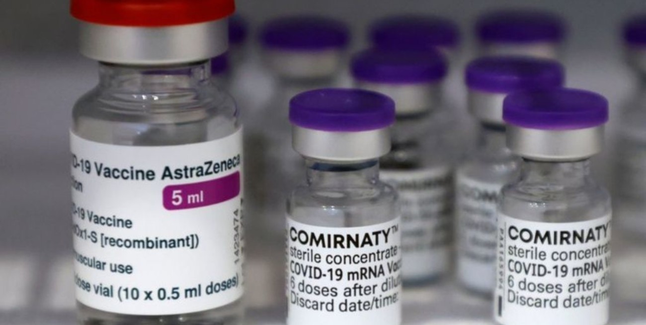 Japón aprobó las vacunas contra el coronavirus de AstraZeneca y Moderna