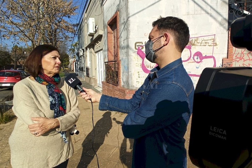 ELLITORAL_391254 |  Juan Vittori María del Carmen Castells, secretaria general de la vecinal, advierte que hay problemas serios de inseguridad. Las entraderas son moneda corriente.