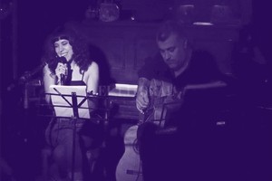 Gentileza producción Inés y Daniel Kalbermatten, en voz y guitarra respectivamente, transmitirán D5 Estación Cultural de Rosario.