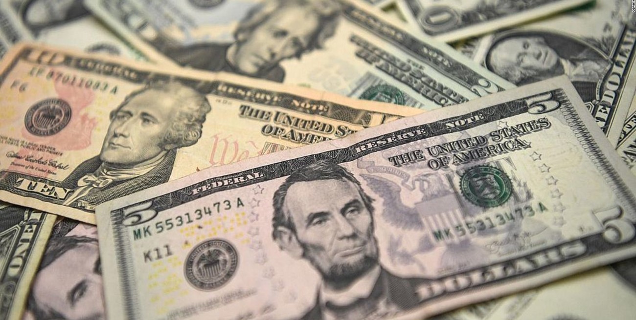 Dólar: el blue cerró el mes a $ 141 y el "solidario" a $ 161,18