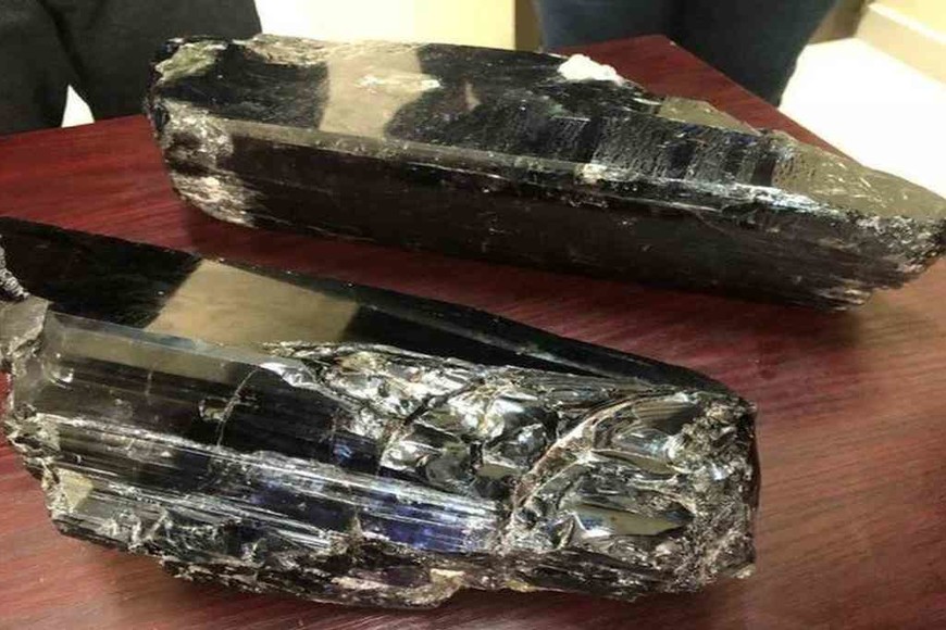 ELLITORAL_309848 |  Gentileza Las piedras de tanzanita pesaron en total unos 15kg.