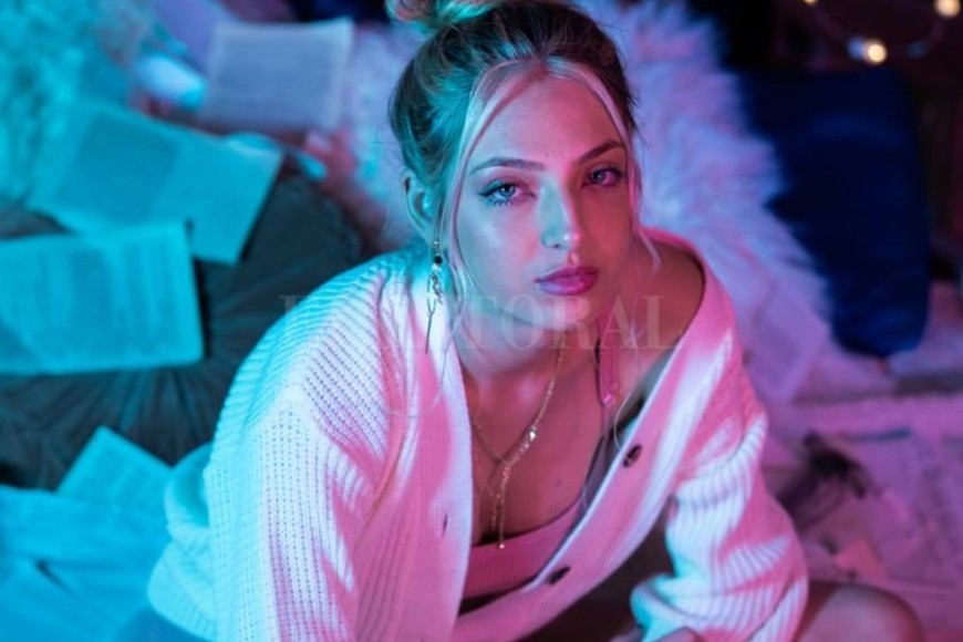 ELLITORAL_400097 |  Gentileza producción Quiero representar básicamente el llegar a mi casa después de una ruptura, estar bajón y desquitarme con todo , le dijo Marty a los realizadores del clip.