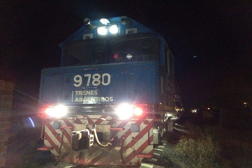 ELLITORAL_392809 |  Prensa URXV La locomotora circulaba en sentido sur-norte y tiraba de 75 vagones vacíos.