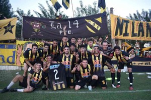 Sur24 Peñarol demostró garra y por eso el merecido festejo tras la victoria.