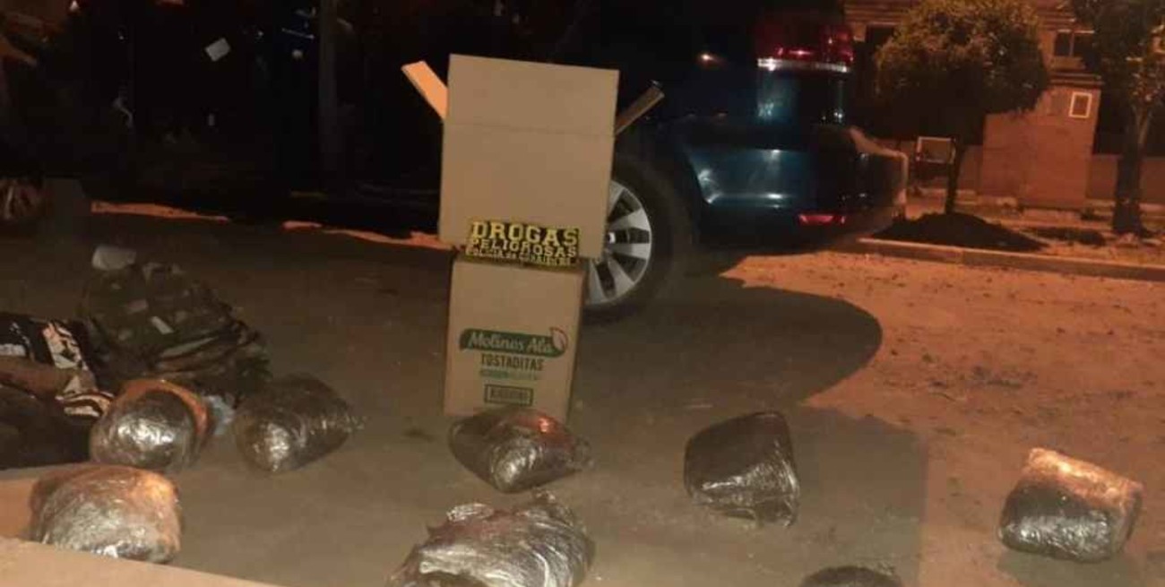 Corrientes: tras una persecución, hallaron un cargamento de marihuana en un auto