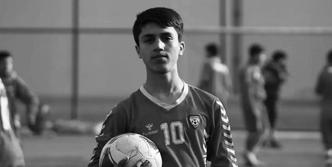 Un futbolista murió aplastado en el tren de aterrizaje de un avión cuando trataba de escapar de Kabul