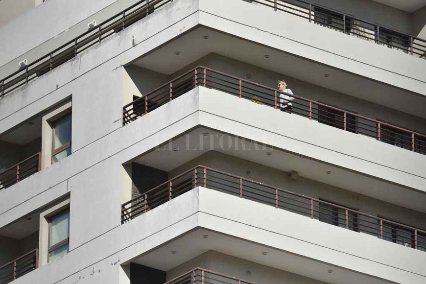 ELLITORAL_385499 |  Archivo/ Pablo Aguirre Nuevo, desconocido e incierto. El nuevo coronavirus puso en jaque las certezas, los hábitos y las rutinas de habitantes de aquí y de todo el mundo.