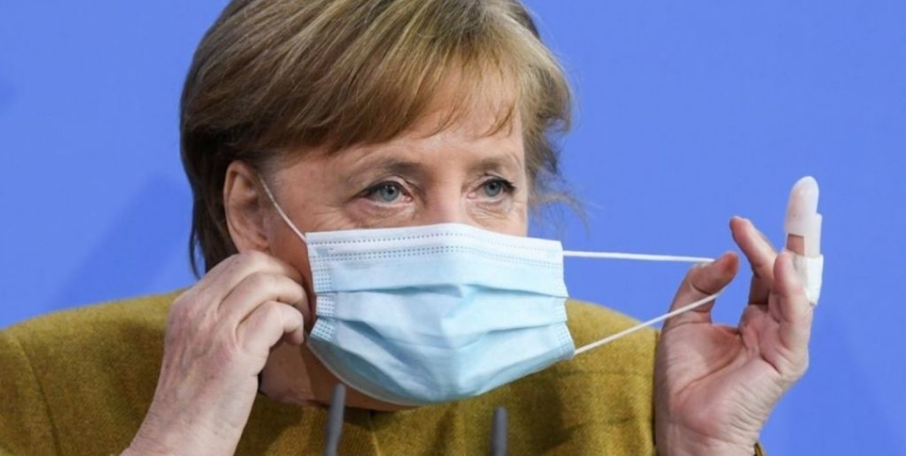 Merkel ve necesario toque de queda para frenar tercera ola