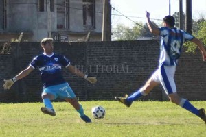 ELLITORAL_406045 |  Luis Cetraro Banco gana. El equipo de Cóceres-Fanjul hizo lo suyo pero Belgrano también ganó y nada se modificó en la zona alta de la tabla.