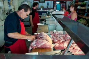 Archivo El Litoral La carne vacuna, el tradicional asadito de fin de semana, un lujo reservado para unos pocos.