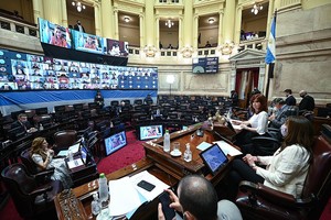 ELLITORAL_337348 |  Charly Diaz Azcue 2020 12/11/2020; Ciudad de Buenos Aires: La Cámara de Senadores comenzó esta tarde a debatir el proyecto de Ley de Presupuesto 2021.
Foto: Prensa Senado/Télam/AMB