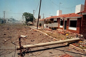 ELLITORAL_356625 |  Archivo El Litoral La voladura de la fábrica militar dejó un panorama bélico en las calles de Río tercero.