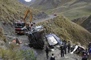 ELLITORAL_389768 |  Imagen ilustrativa Al menos 34 personas fallecieron y unas 10 resultaron heridas al embarrancarse un autobús en una carretera en Bolivia.