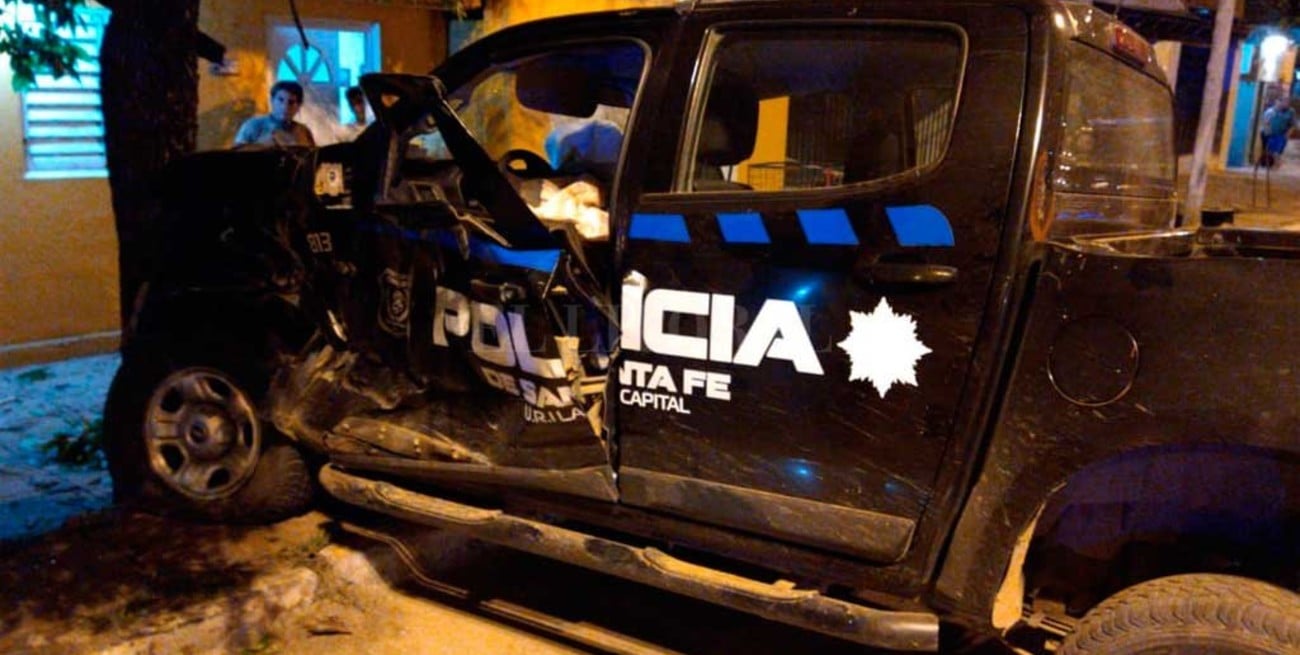 Oficiales lesionados tras siniestro vial en el oeste de la ciudad
