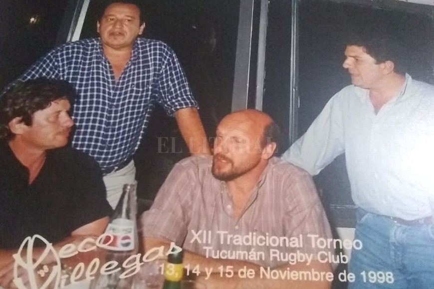 ELLITORAL_331979 |  Gentileza En el Veco Villegas ´88. Compartiendo una charla con Arturo Rodríguez Jurado, Marcelo Ricci y Ricardo Castagna, en el tradicional certamen organizado por Tucumán Rugby Club.