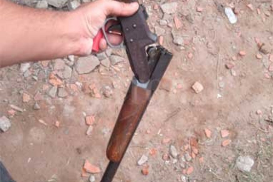 ELLITORAL_375395 |  El Litoral Una de las armas secuestradas por personal policial.