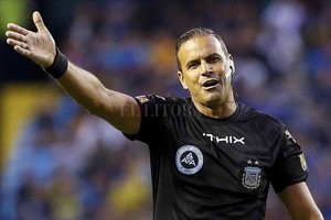 Archivo El Litoral Ariel Penel, el árbitro del clásico.