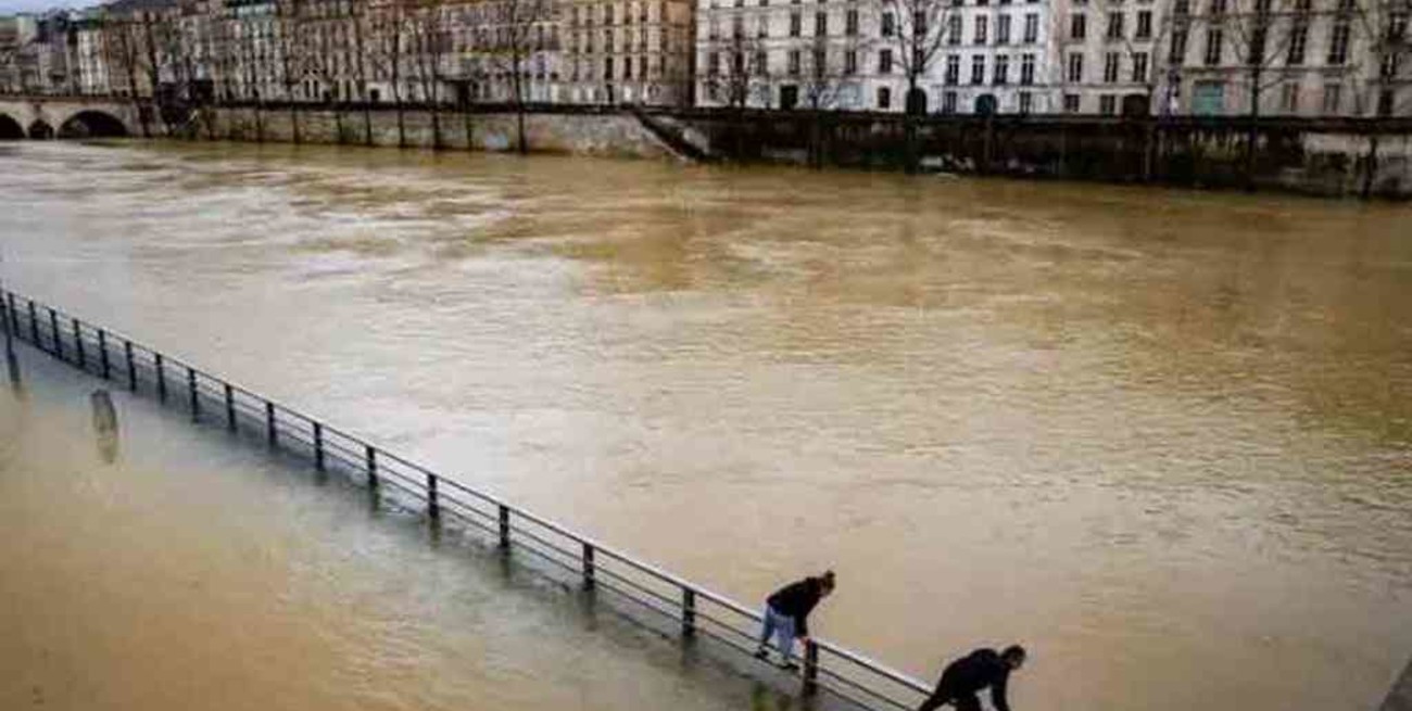 Francia bajo alerta por inundaciones ante la crecida histórica del río Garona