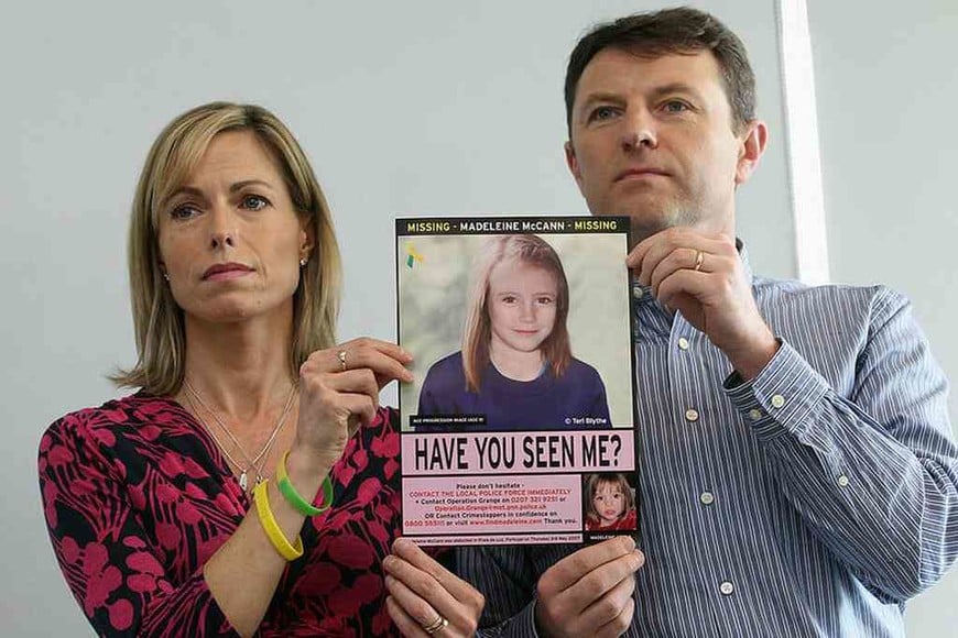 ELLITORAL_316310 |  Dan Kitwood LONDON, ENGLAND - MAY 02:  Kate and Gerry McCann hold an age-progressed police image of their daughter during a news conference to mark the 5th anniversary of the disappearance of Madeleine McCann, on May 2, 2012 in London, England. The McCann's today stated that there is "no doubt" that authorities will re-open the investigation into their daughter's disappearance. Three-year-old Madeleine went missing while on holiday with her parents in the Algarve region of Portugal in May 2007.  (Photo by Dan Kitwood/Getty Images)