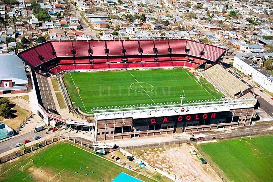 ELLITORAL_312660 |  Archivo El Litoral La ampliación del estadio con la platea Este
