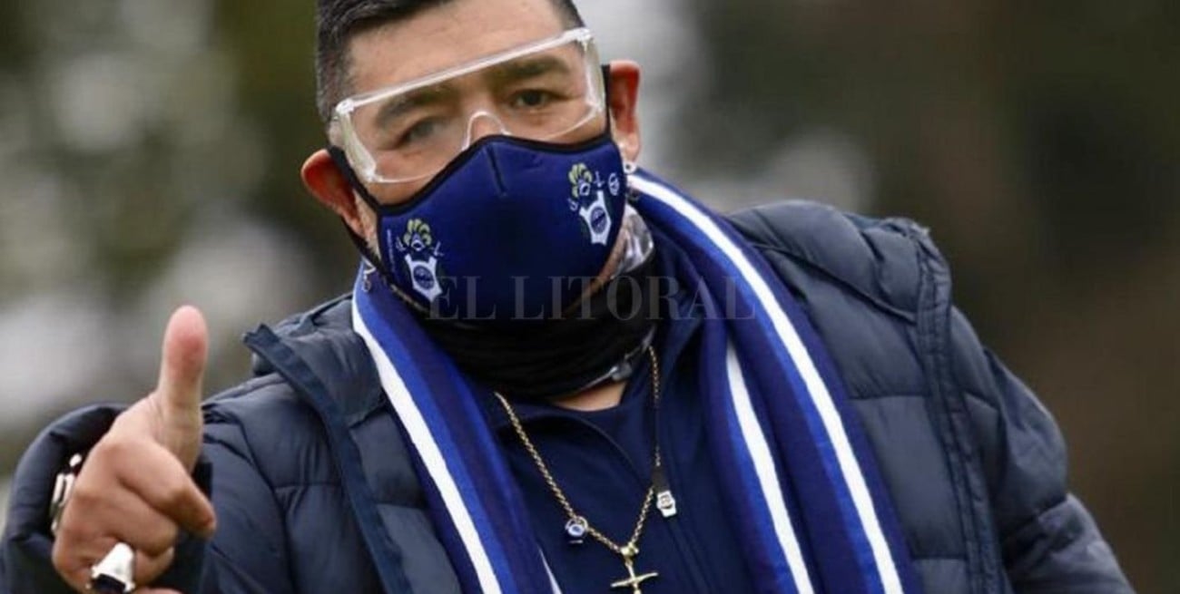 Diego Maradona vovió a los entrenamientos de Gimnasia y Esgrima La Plata 