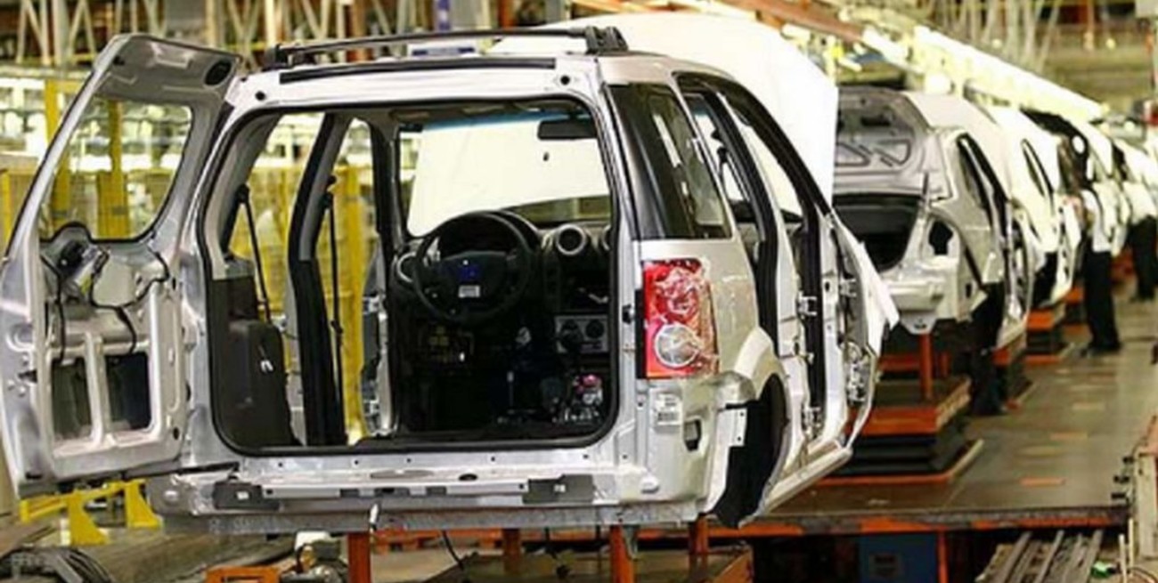 Ford cierra fábricas en Brasil y mantiene sus planes de inversión para la Argentina
