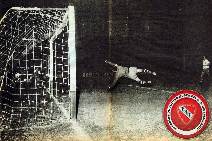 ELLITORAL_318667 |  Gentileza Museo de Independiente El gol que le dio a Independiente la primera Libertadores, iniciando un camino de gloria y orgullo.