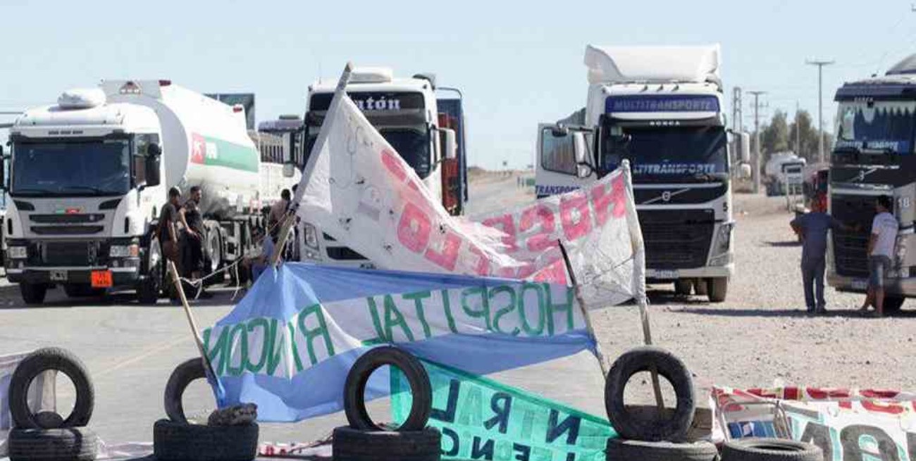 Neuquén: los trabajadores autoconvocados de Salud mantienen el corte en la Ruta 40