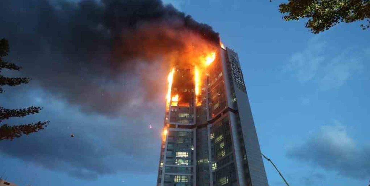Al menos 88 heridos dejó un incendio en un rascacielos en Corea del Sur