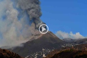 ELLITORAL_405634 |  Gentileza Nueva erupción del Etna, con emisión de cenizas y lava.