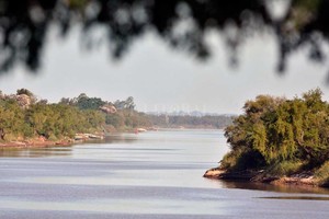 ELLITORAL_388482 |  Pablo Aguirre El proyecto propone una gran expedición por el eje longitudinal desde la desembocadura del río Paraná hasta Misiones, y por el tramo argentino del río Paraguay.