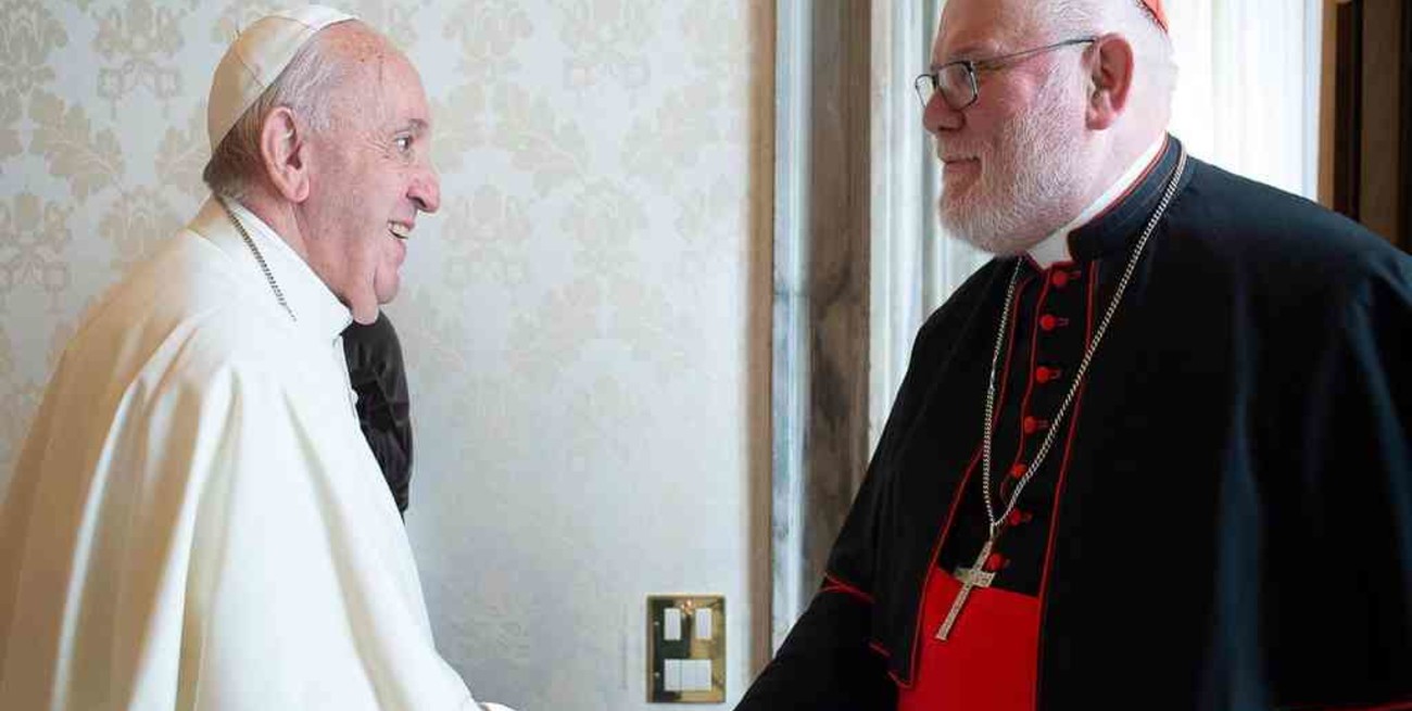 Por escándalo de abusos, el cardenal alemán Reinhard Marx presentó su renuncia al papa Francisco