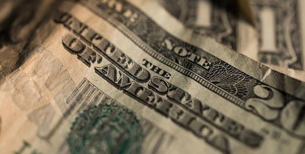 Luego del endurecimientos de los controles cambiarios, el dólar blue subió $ 3 y escaló a $ 128