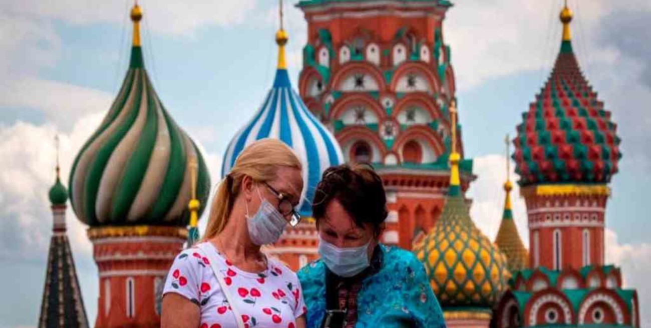 Rusia rozó los 13.000 casos diarios de coronavirus