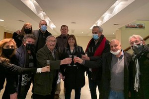 ELLITORAL_384908 |  @PatoBullrich Los protagonistas de la obra, Bullrich, Hernán Lombardi y amigos.