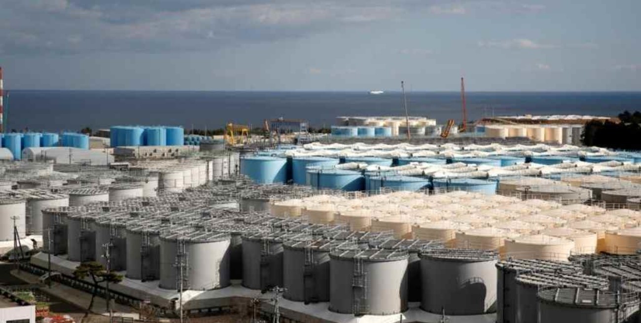 Japón verterá al mar agua tratada de la central nuclear accidentada de Fukushima  