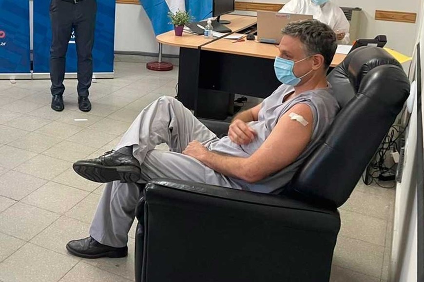 ELLITORAL_347817 |  Gentileza El Dr. Federico Fiorelli  y la Dra. María Martha Filippi fueron de los primeros santafesinos en recibir la dosis.