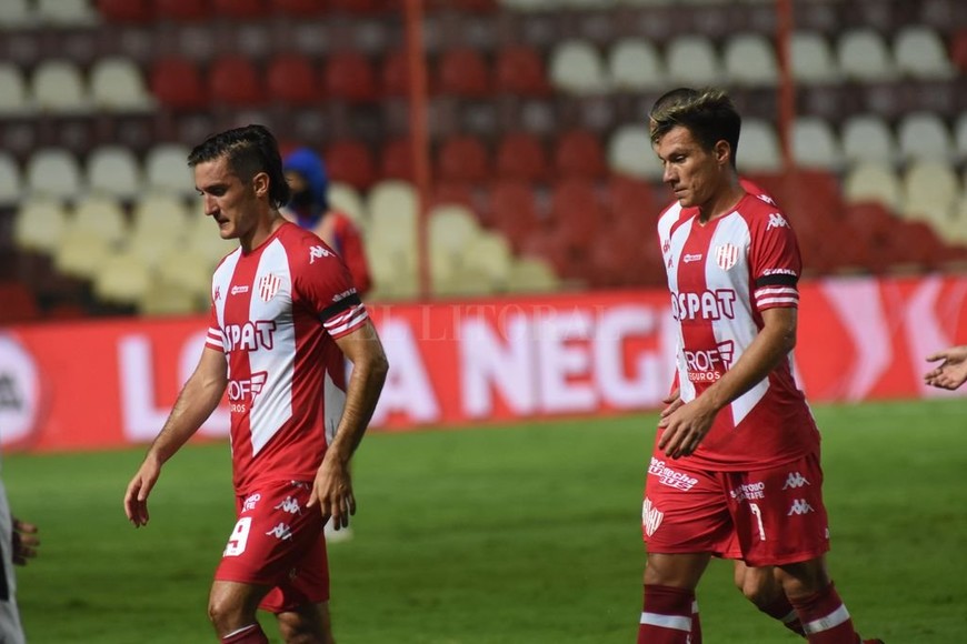 ELLITORAL_372198 |  Mauricio Garín Mauro Pittón y el chaqueño Cristian Insaurralde, dos que tuvieron la chance de arrancar de entrada. El santafesino ya lo había experimentado contra Newell´s, en tanto que el delantero fue utilizado por primera vez desde el minuto cero.