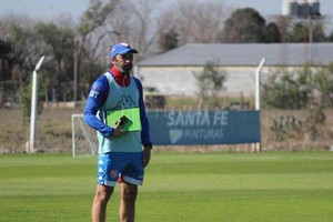 ELLITORAL_355536 |  Archivo Azconzábal le da forma al plantel para la nueva temporada, con varias bajas y por ahora dos altas: Acevedo y Mauro Pittón.