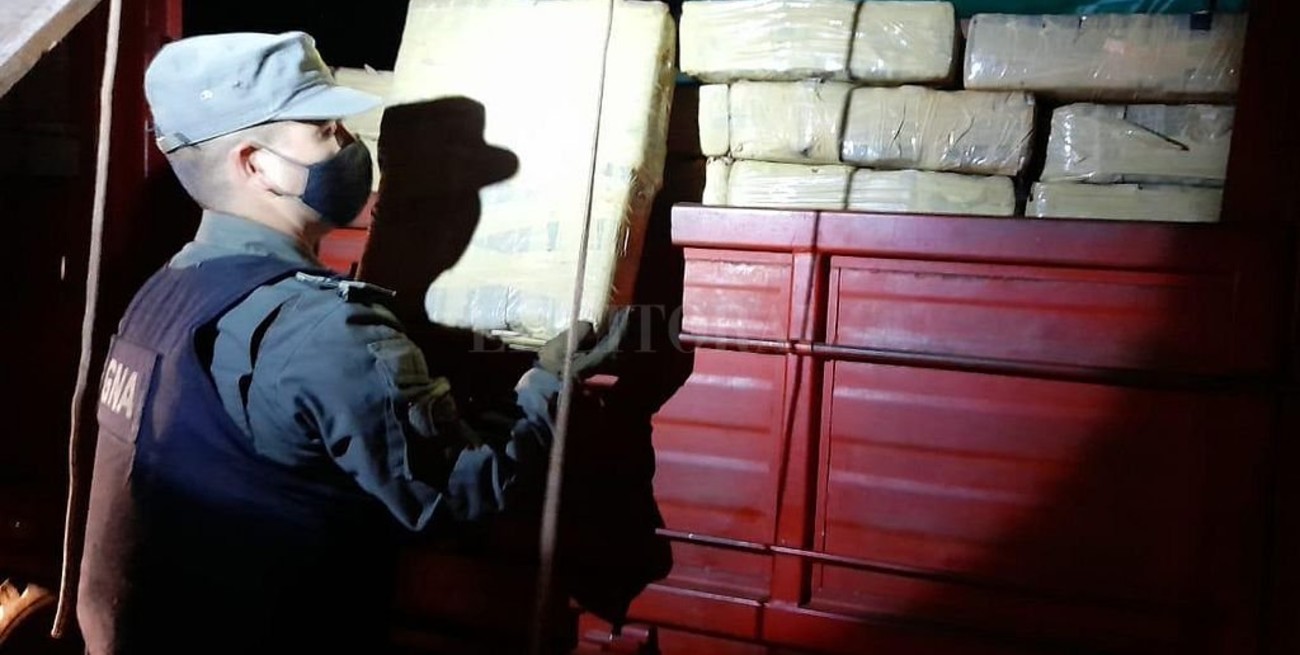 Detienen a un hombre que trasladaba más de 60 kilos de cocaína en un camión