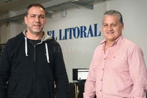 ELLITORAL_401943 |  Pablo Aguirre Pedro Uliambre (der.), presidente comunal sauceño, junto a Gustavo López Torres, secretario de Gobierno de Sauce Viejo.