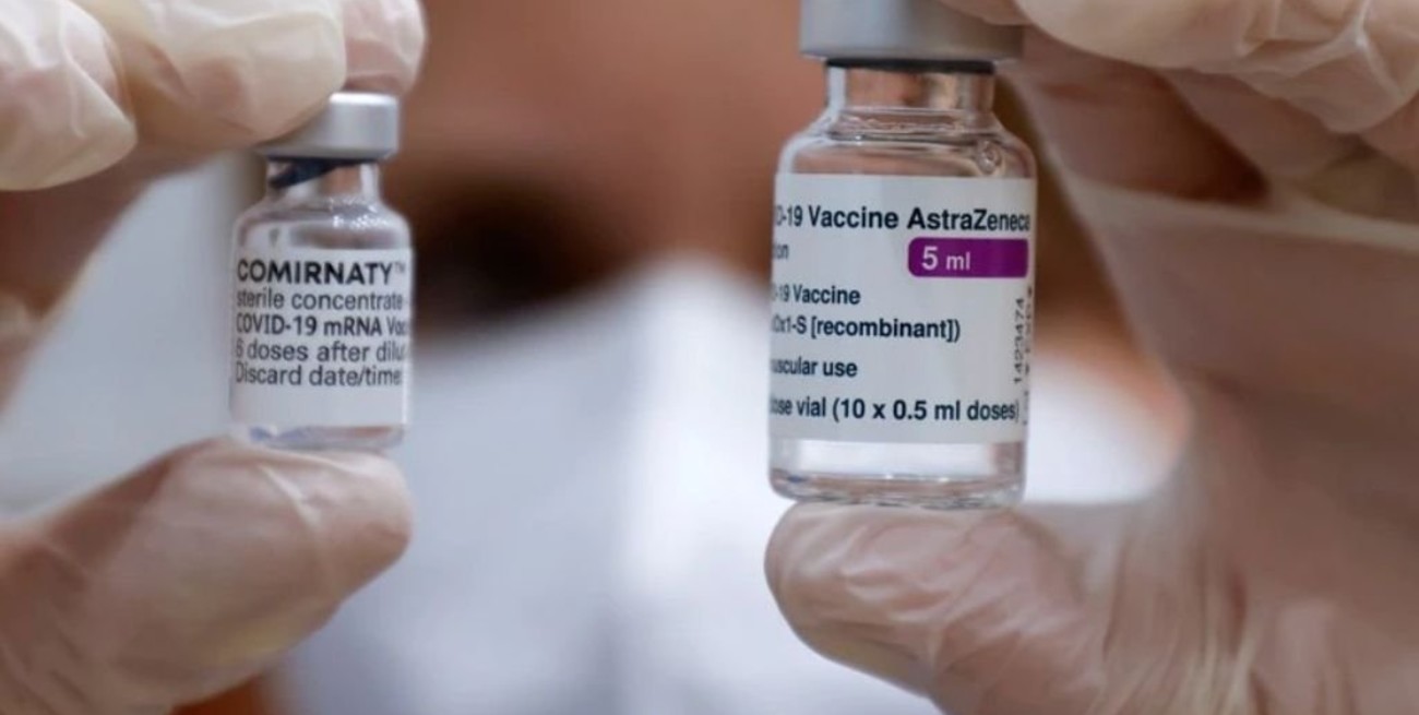 Los menores de 60 vacunados con AstraZeneca recibirán una segunda dosis con Pfizer 