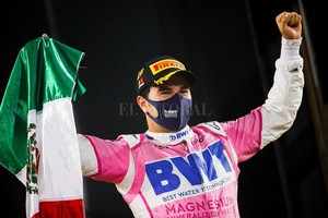 ELLITORAL_344961 |  @SChecoPerez Hace pocas semanas el mexicano consiguió su primer triunfo en F1, que también fue la primera victoria del equipo Racing Point.