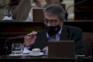 ELLITORAL_304486 |  Senado Santa Fe Armando Traferri (PJ-San Lorenzo) puso entre prudentes signos de interrogación lo que se repite en los pasillos de la Casa Gris: ¿hay coordinación entre los ministros de Seguridad y de Gobierno?