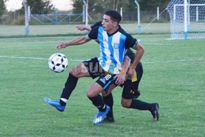 ELLITORAL_371351 |  Sur24 Un entretenido partido jugaron Argentino de Firmat y Carreras AC.