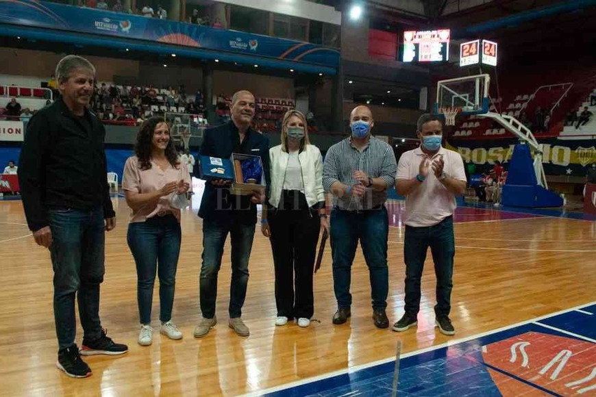 ELLITORAL_410255 |  Gentileza Prensa Club Unión También hubo un merecido reconocimiento por parte de autoridades municipales y del Concejo.