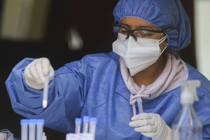 Télam zzzznacg2NOTICIAS ARGENTINAS BAIRES, JUNIO 17: Continuan los testeos en la Unidad Móvil ubicada en la plaza de Mayo. Foto NA: MARIANO SANCHEZzzzz