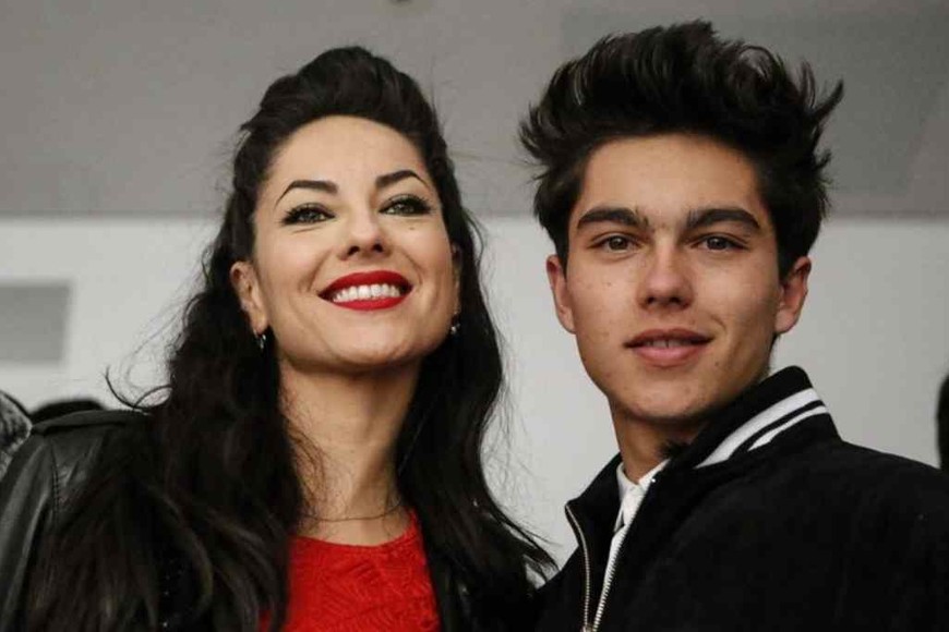 ELLITORAL_359785 |  Gentileza La actriz uruguaya Bárbara Mori y su hijo Sergio Mayer Mori.